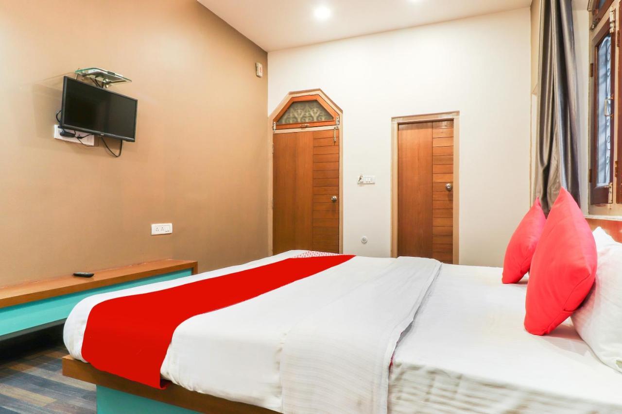 Oyo 26781 Hotel Raghupati Ayodhya Exterior foto