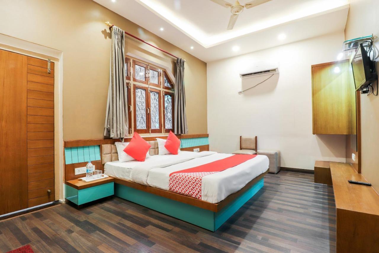 Oyo 26781 Hotel Raghupati Ayodhya Exterior foto